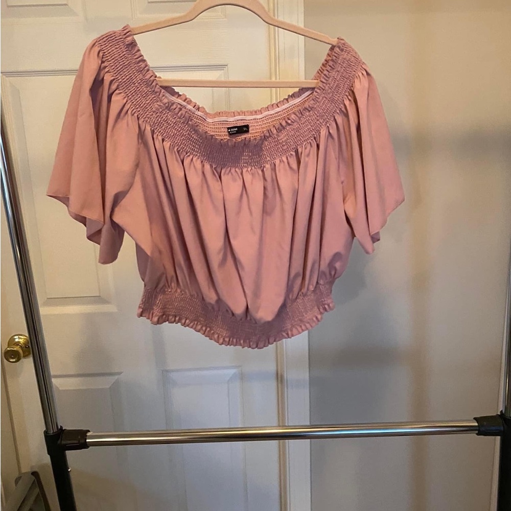 Women’s pink crop top